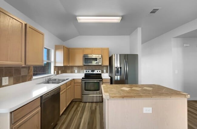 Photo - 1608 Desperado Rd