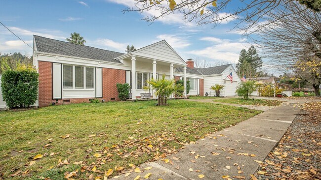 Photo - 1819 Cedar St