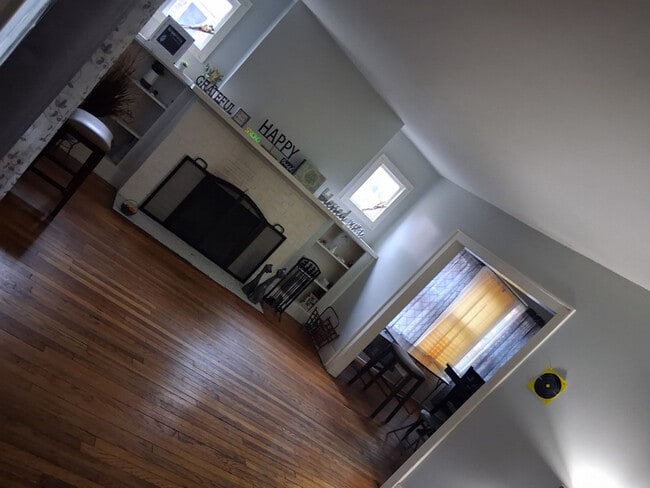 Photo - 487 Chalmers St