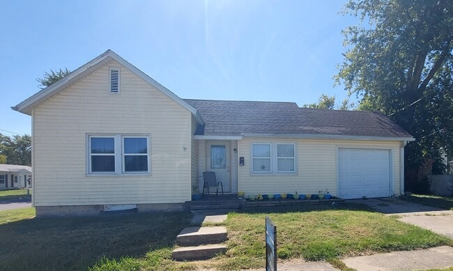 Building Photo - 704 W Breckenridge St