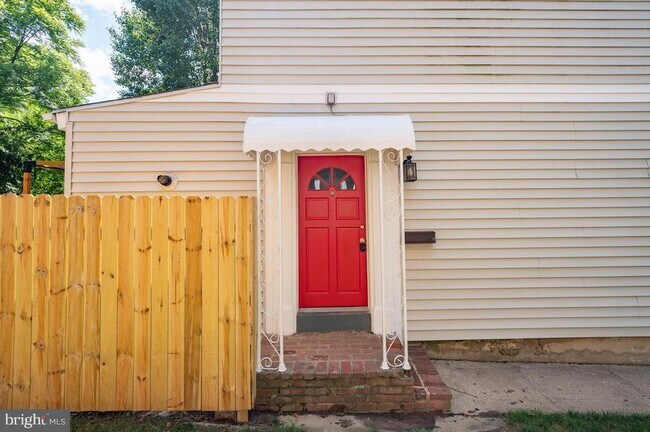 Photo - 207 E Nelson Ave