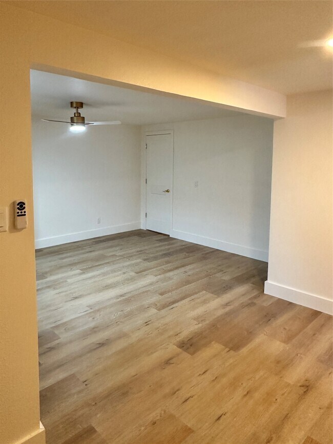 Photo - 408 Randall St Unit 9