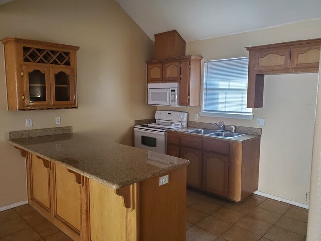 Photo - 2501 Toledo Ave Unidad 26