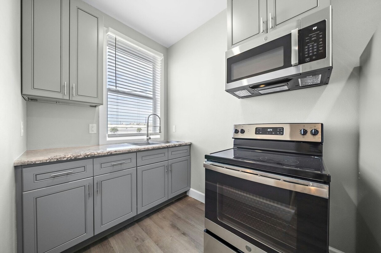 Photo - 614 35th Street, Unit 4