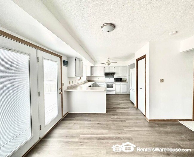 Photo - 2048 Walnut St