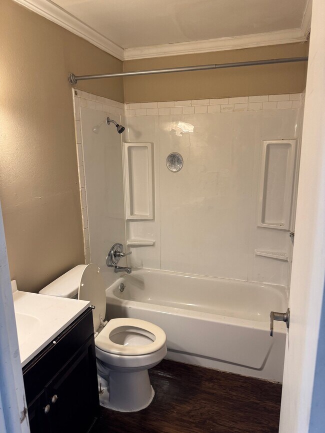 Photo - 1407 N Main St