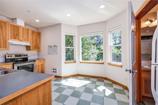 Photo - Courtyards Condominium unit in Town