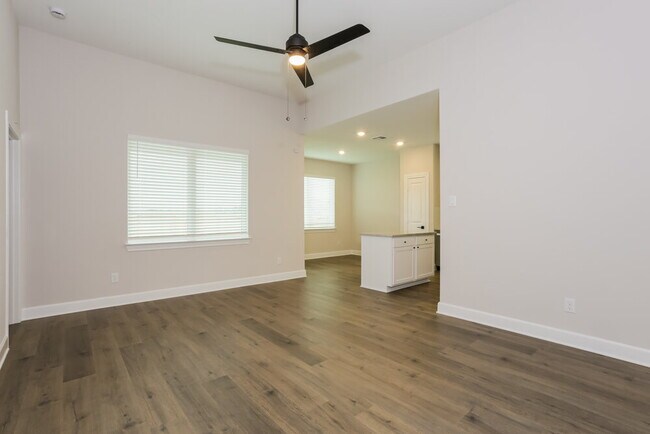 Photo - 1028 Pecan Pl