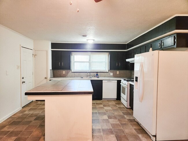 Photo - 1307 Dwinnell St