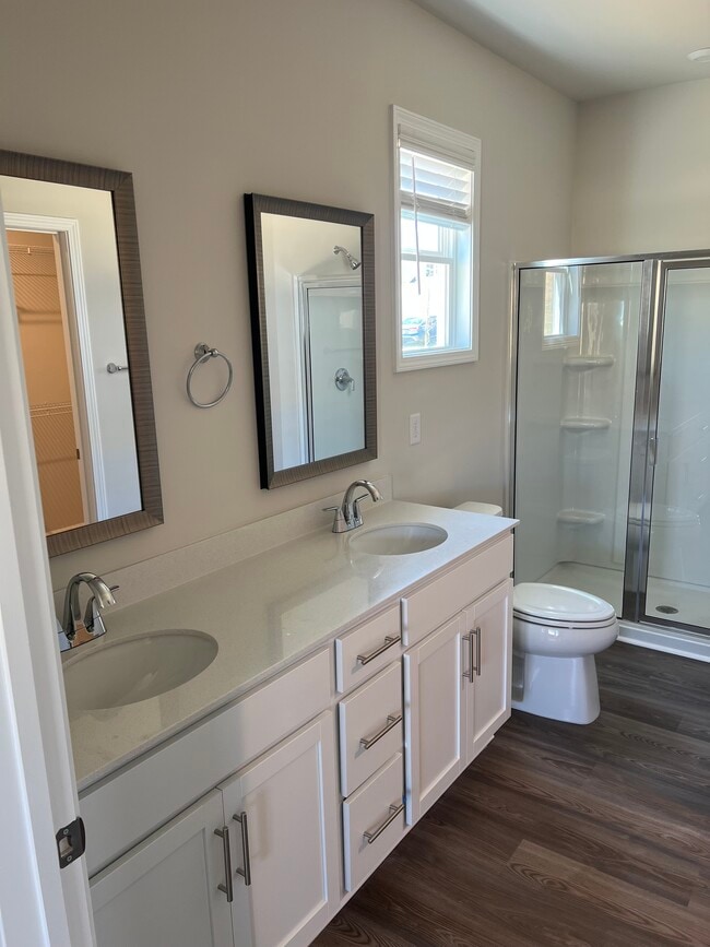 Master Bathroom - 784 Manitou Cir