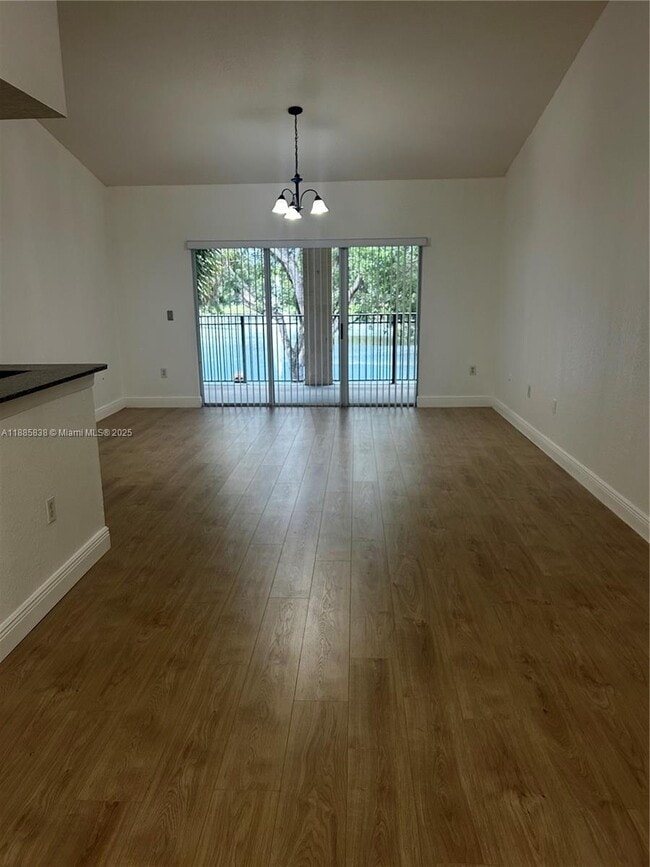 Photo - 2549 Centergate Dr Unidad 204