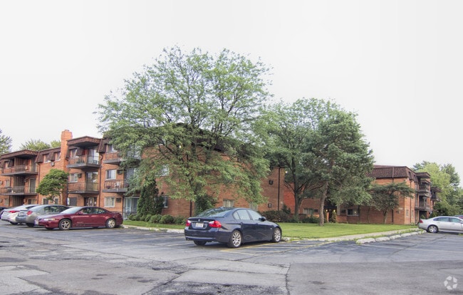 Photo - Forest Glen Condos