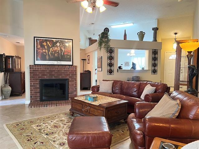 Photo - 1964 Hobart Ln