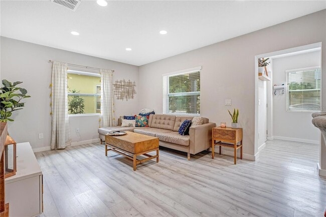 Photo - 1891 Oglesby Ave