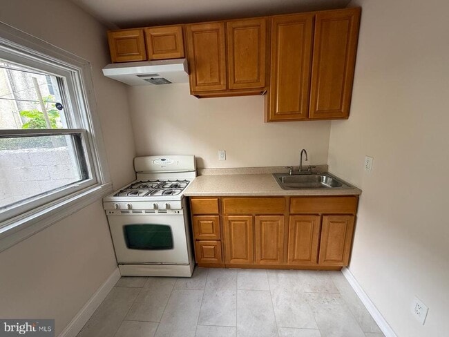 Photo - 1861 N Judson St