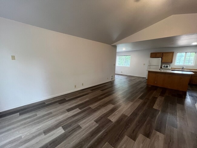 Building Photo - W. Central Blvd. Unit 18