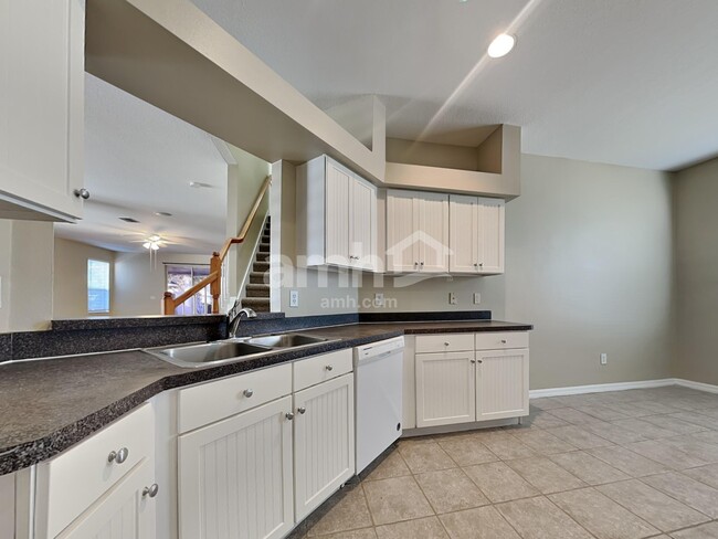 5018 Sky Blue Dr