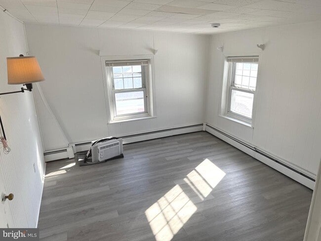 Building Photo - 134 N Main St