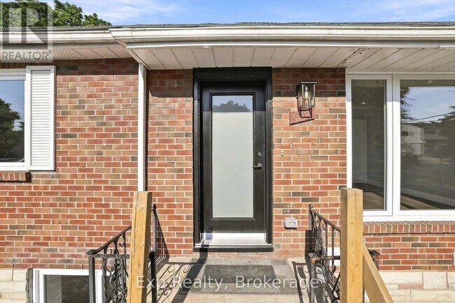 Photo - 372 Major St