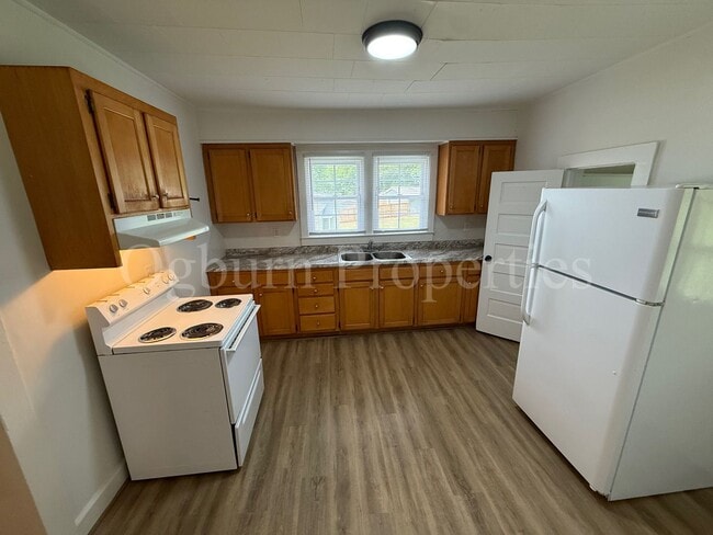 Photo - 3867 Leo St