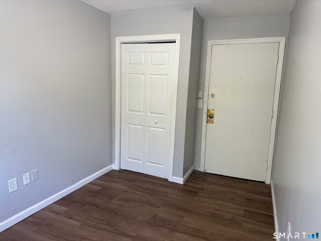 682 Old Colony Rd