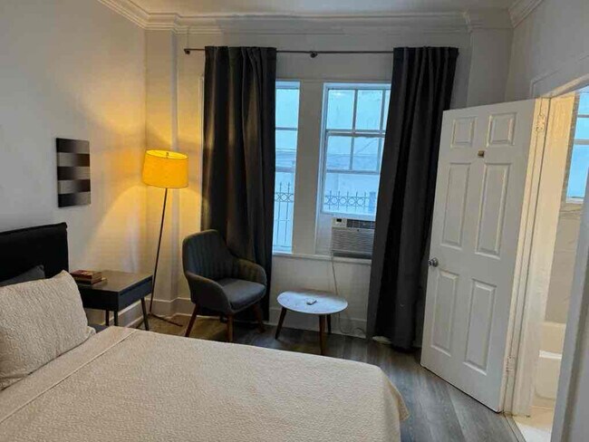 Photo - 1611 Michigan Ave