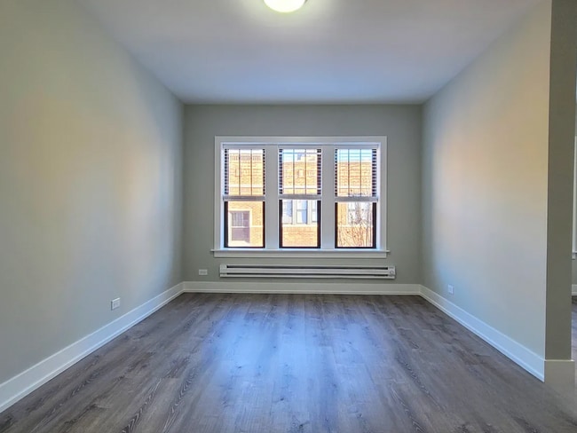 Photo - 628 W Cornelia Ave Unit 2E