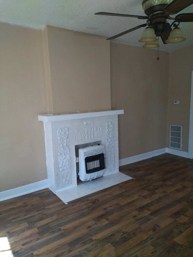 Photo - 1606 Collins Ave Unit Collin Main