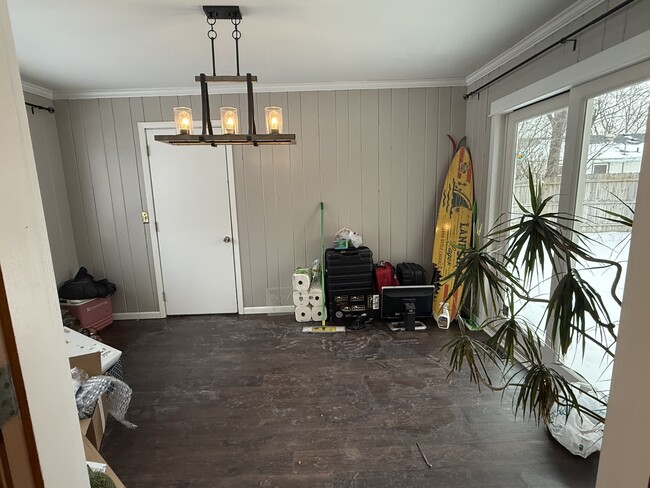 Photo - 2505 Zinran Ave S