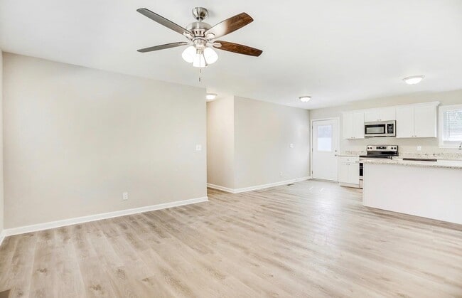 Photo - 3068 Rollingwood Ln SE