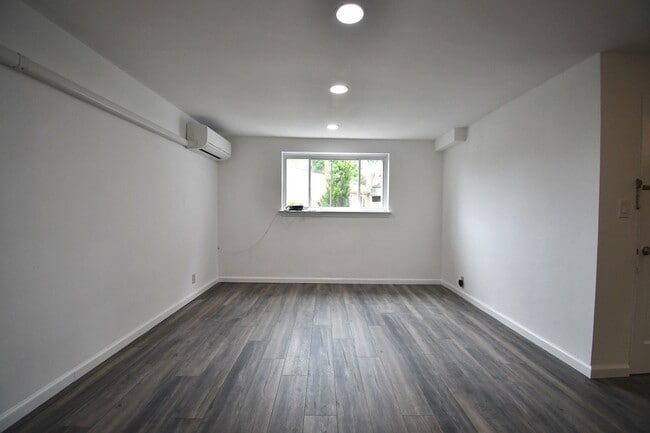 Photo - 9 Old Jerome Ave