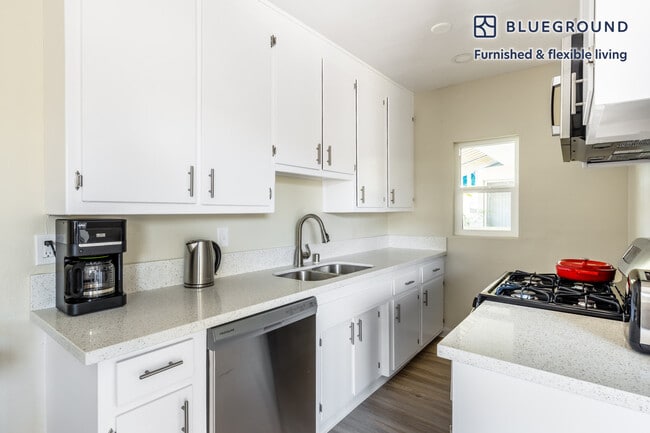 Photo - 3537 Clarington Ave Unidad FL2-ID313