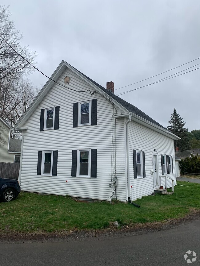 Building Photo - 10 Cedar St Rental