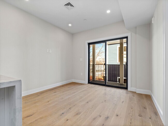 Photo - 48 Woodward St Unit #2