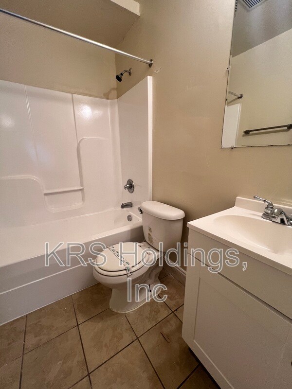 Photo - 2110 Phaup St Unidad A