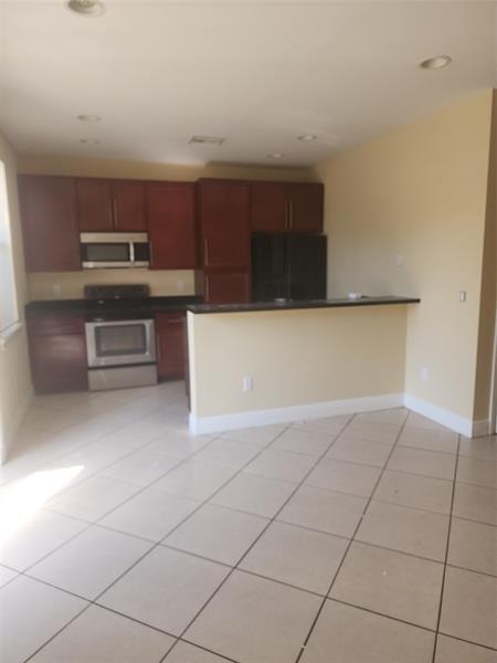 Photo - 484 NW 43rd St