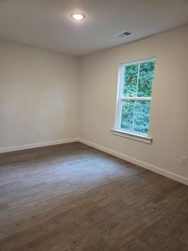 104 10th Ave SE