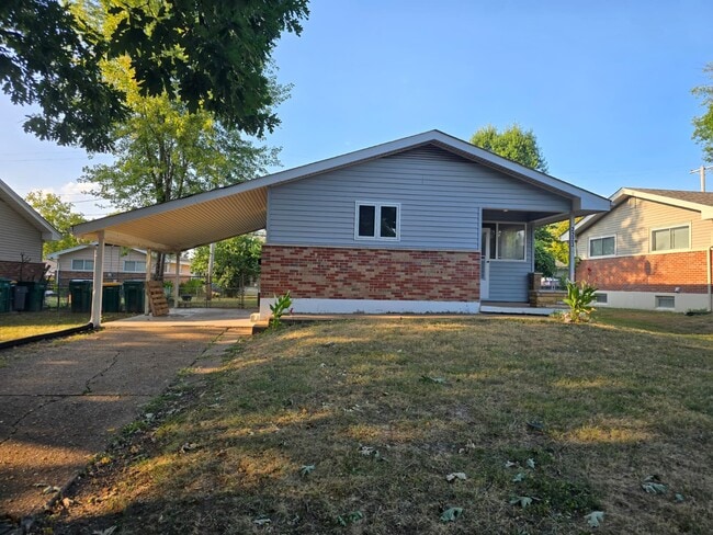 Building Photo - 2223 Lovett Dr Rental