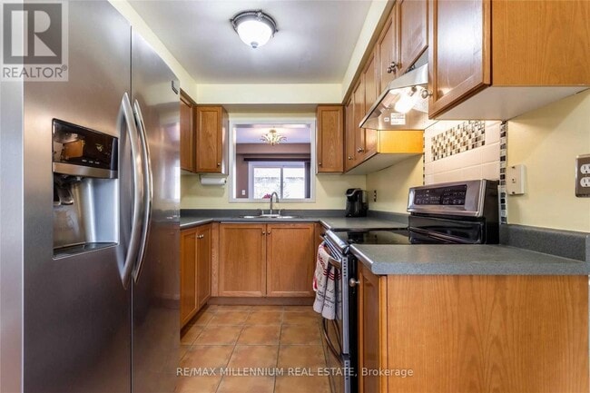 Photo - 13 Dawson Crescent