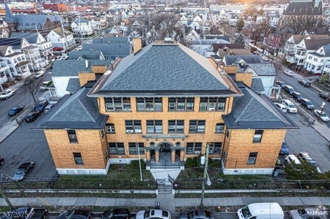 Building Photo - 179 Columbia Ave Unit 12 Rental