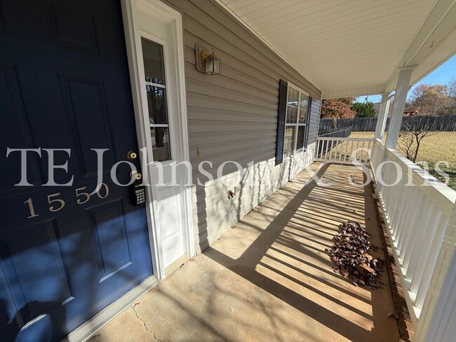 Photo - Spacious 4 Bedroom Home with Modern Comforts in Kernersville