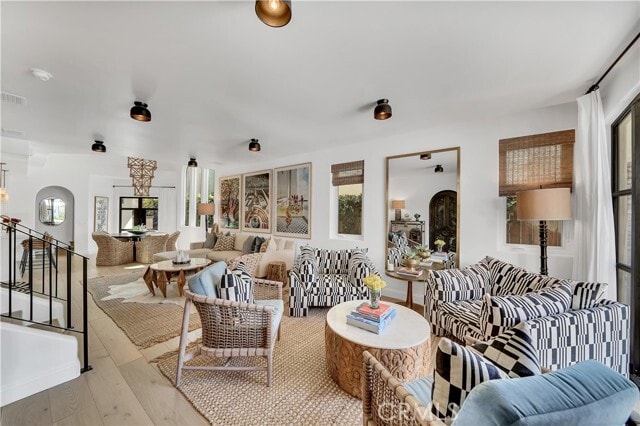 Building Photo - 412 Acacia Ave