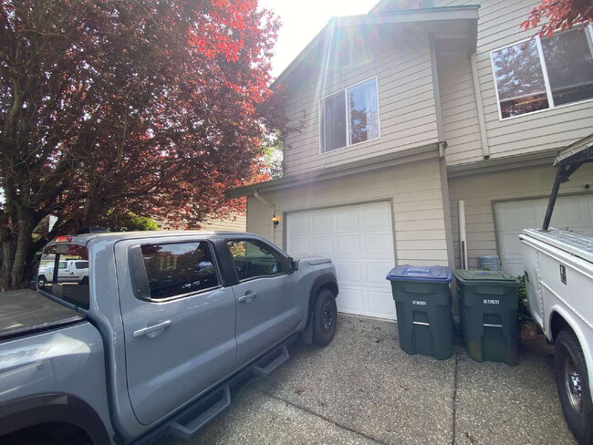 Building Photo - Quiet Corner Townhome | 2 Bed + 2 Bath | Spacious Bedrooms | Pet Friendly | W/D | $1,900/mo Unit 102