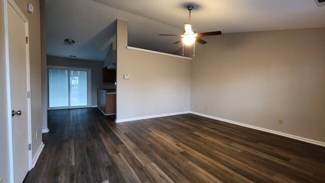 Photo - 208 S Ginger Dr