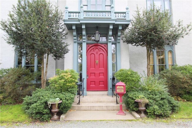 Photo - 443 Bellevue Ave