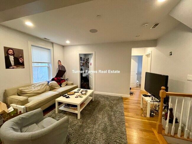 Photo - 721 Parker St