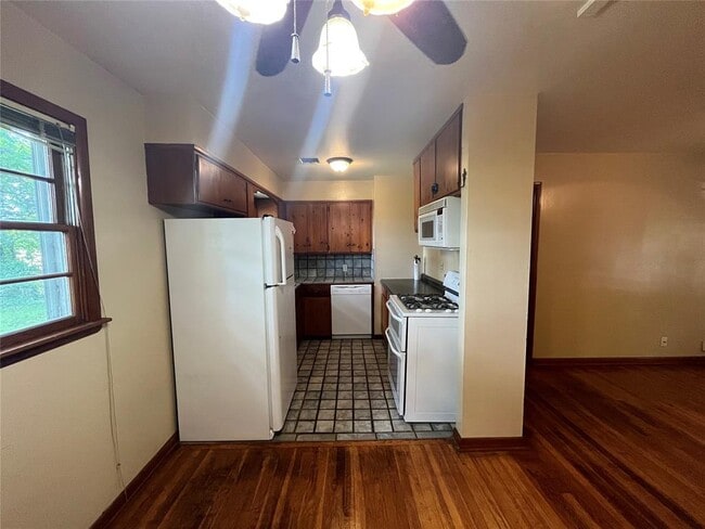 Photo - 511 Fleetwood Dr