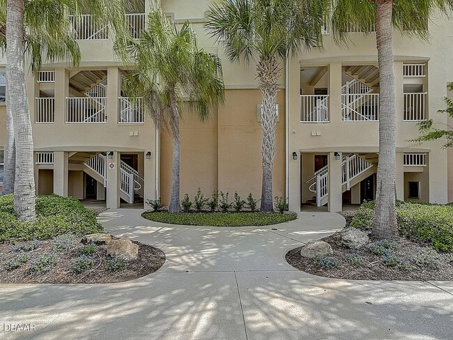 Building Photo - 3 Bedroom / 3 Bathroom - Tidelands Rental