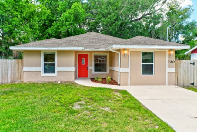 Building Photo - 720 Florence St