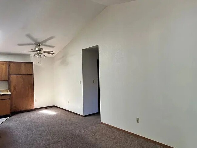 Building Photo - 608 Capps Ln